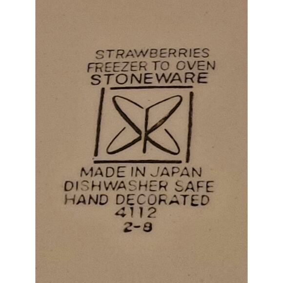 Vintage MCM 70s Strawberry Stoneware Dinner Plates Sears Japan HandPainted Set 2 - Picture 3 of 8